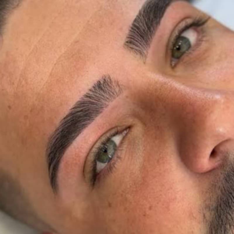 Sobrancelha Masculina